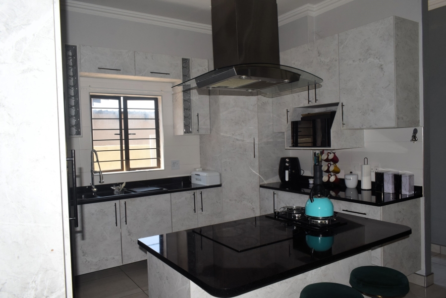 3 Bedroom Property for Sale in Geelhoutpark North West